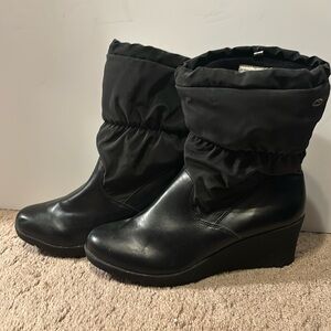 (NWOT) Champion Weather Resistant Faux Fur Lining Wedge Boots Size 11